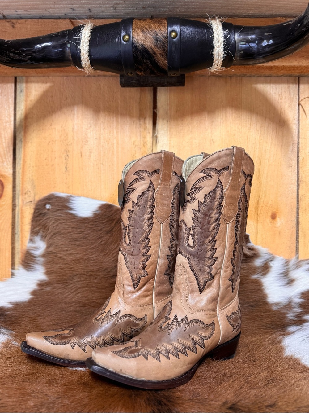 Classic Women's Tan Western Cowboy Boots